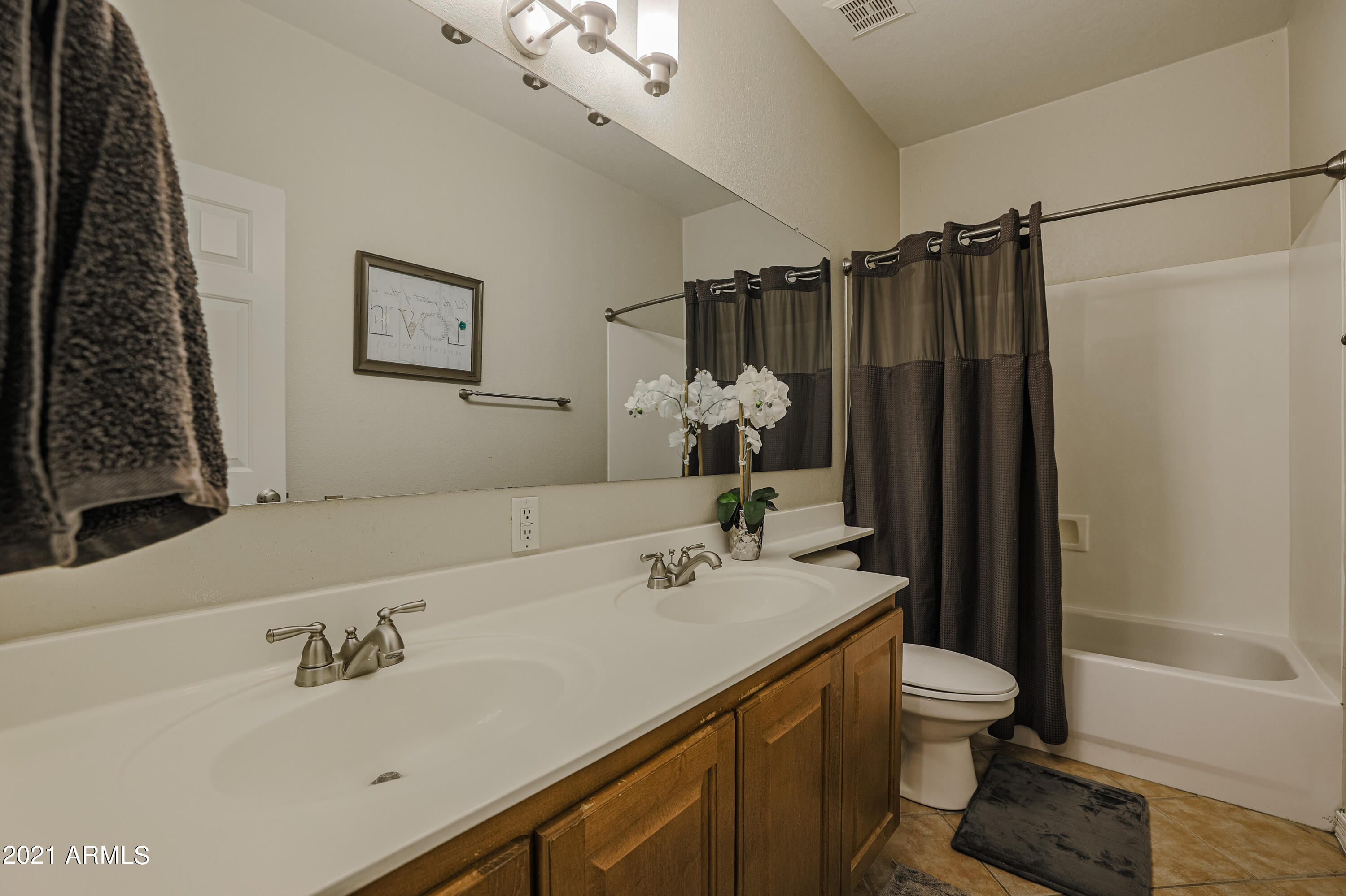 3031 East Fremont Road Phoenix, AZ 85042 - Photo 20 of 28 Secondary Bath
