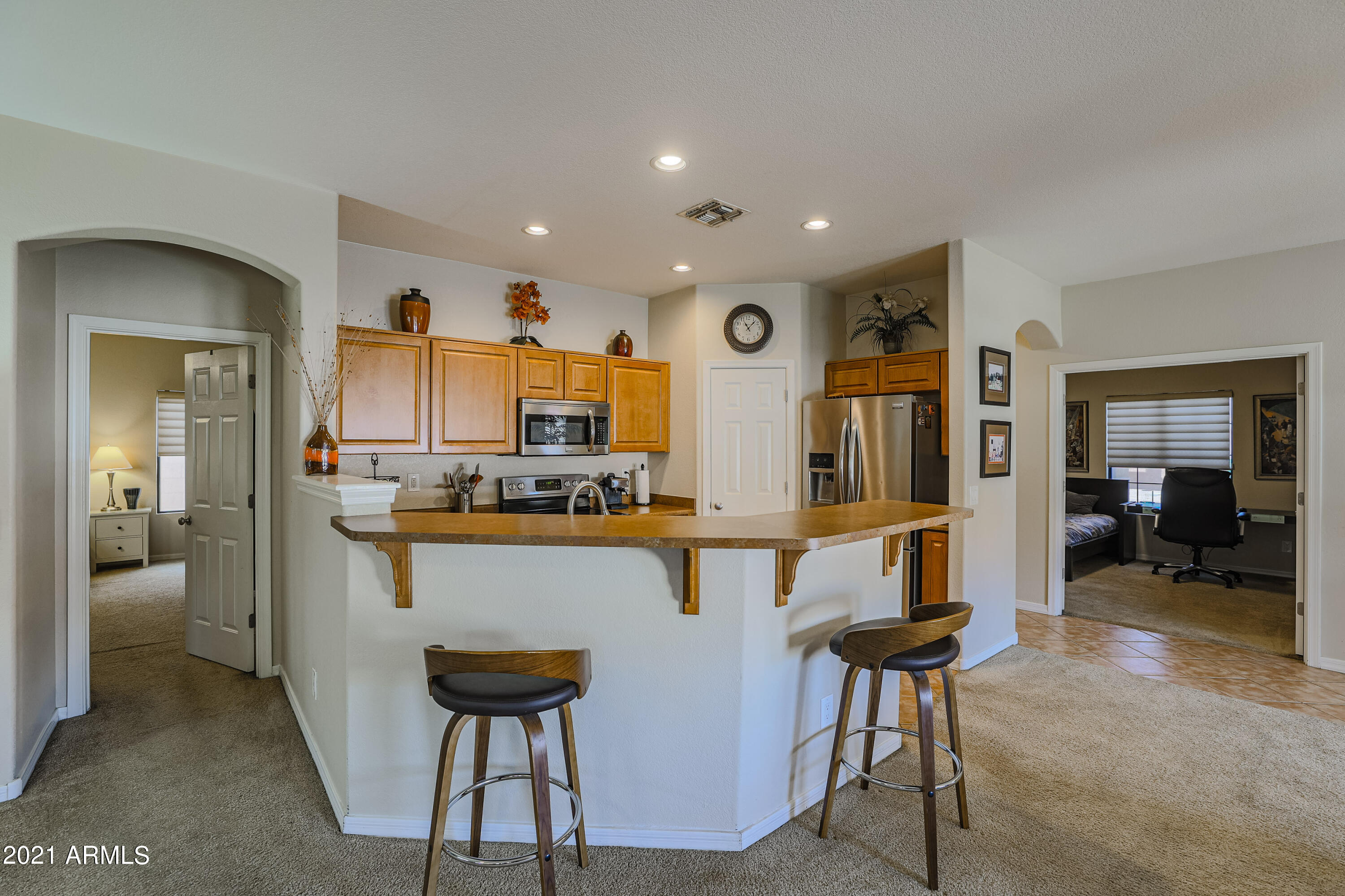 3031 East Fremont Road Phoenix, AZ 85042 - Photo 10 of 28 Kitchen w/Breakfast Bar