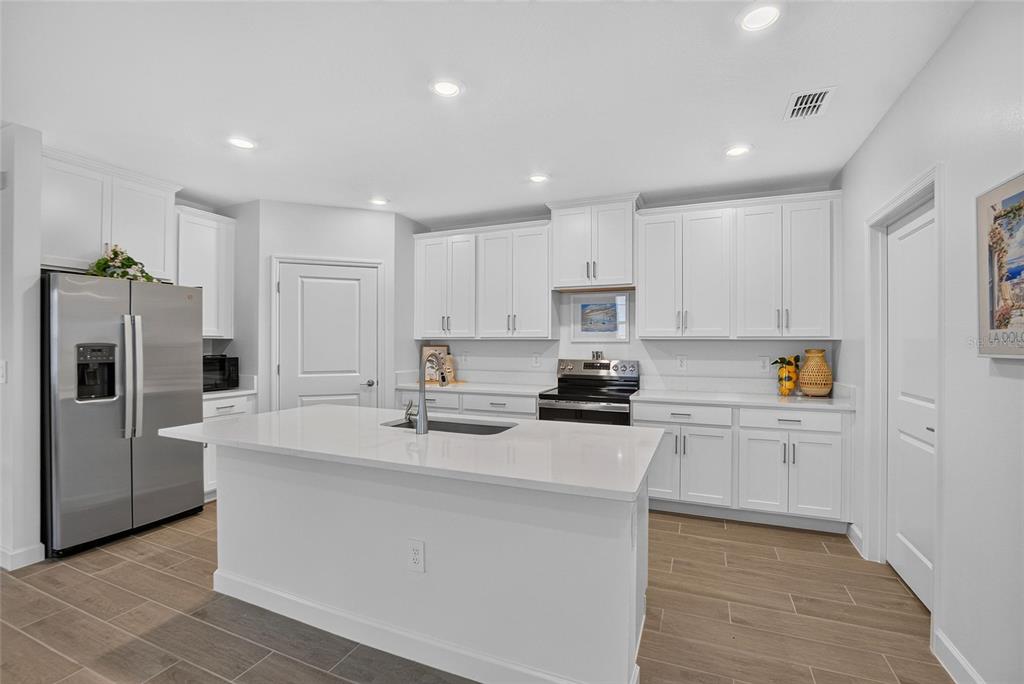 6693 Homebound Way New Port Richey, FL 34653 - Photo 13 of 62