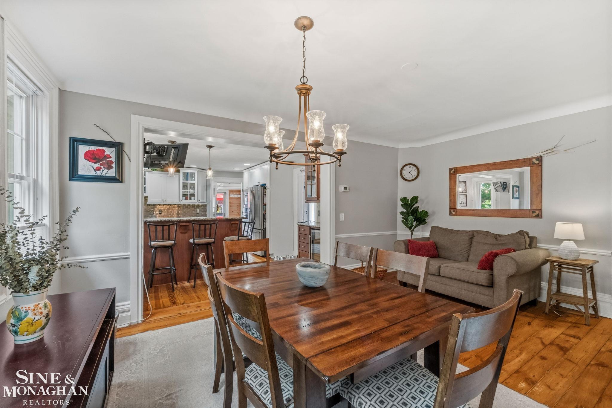 134 Kerby Road Grosse Pointe, MI 48236 - Photo 15 of 69 50213365-d7370ff9-908c-4603-8a66-33bd1bd5a78f.JPG