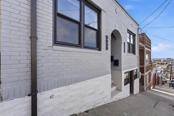 $2,750 | 1205 Hillside Place, Unit 2, North Bergen, NJ 07047