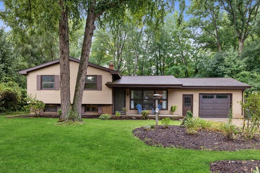 5841 Ridge Road Stevensville, MI 49127 - Photo 1 of 33 01_5841RidgeRd_571_FrontView_LowRes