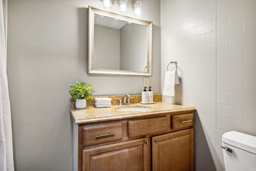 5841 Ridge Road Stevensville, MI 49127 - Photo 17 of 33 17_5841RidgeRd_13_PrimaryBathroom_LowRes