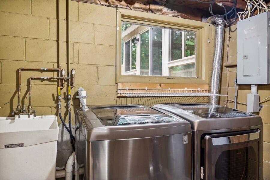 5841 Ridge Road Stevensville, MI 49127 - Photo 27 of 33 27_5841RidgeRd_44_LaundryRoom_LowRes