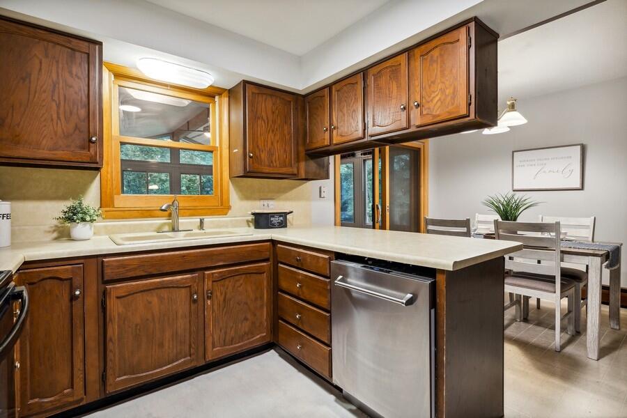 5841 Ridge Road Stevensville, MI 49127 - Photo 8 of 33 08_5841RidgeRd_5_Kitchen_LowRes