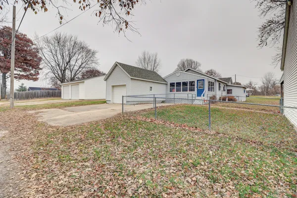 $160,000 | 226 Avenue F, Rock Falls, IL 61071