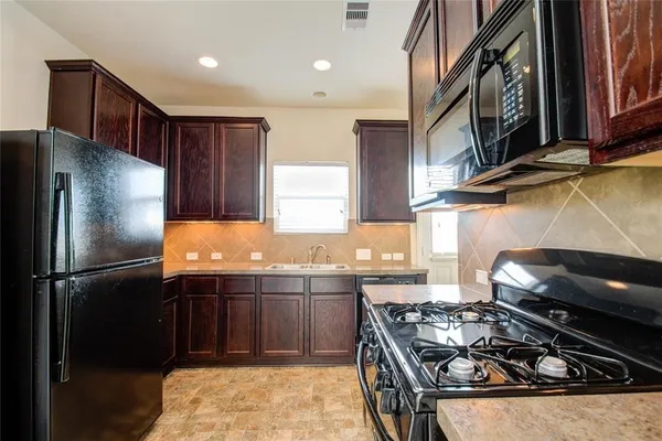 $1,998 | 5136 Gable Lane, Houston, TX 77066