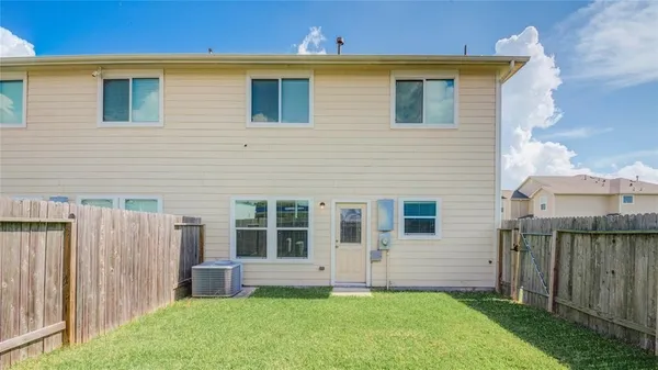 $1,998 | 5136 Gable Lane, Houston, TX 77066