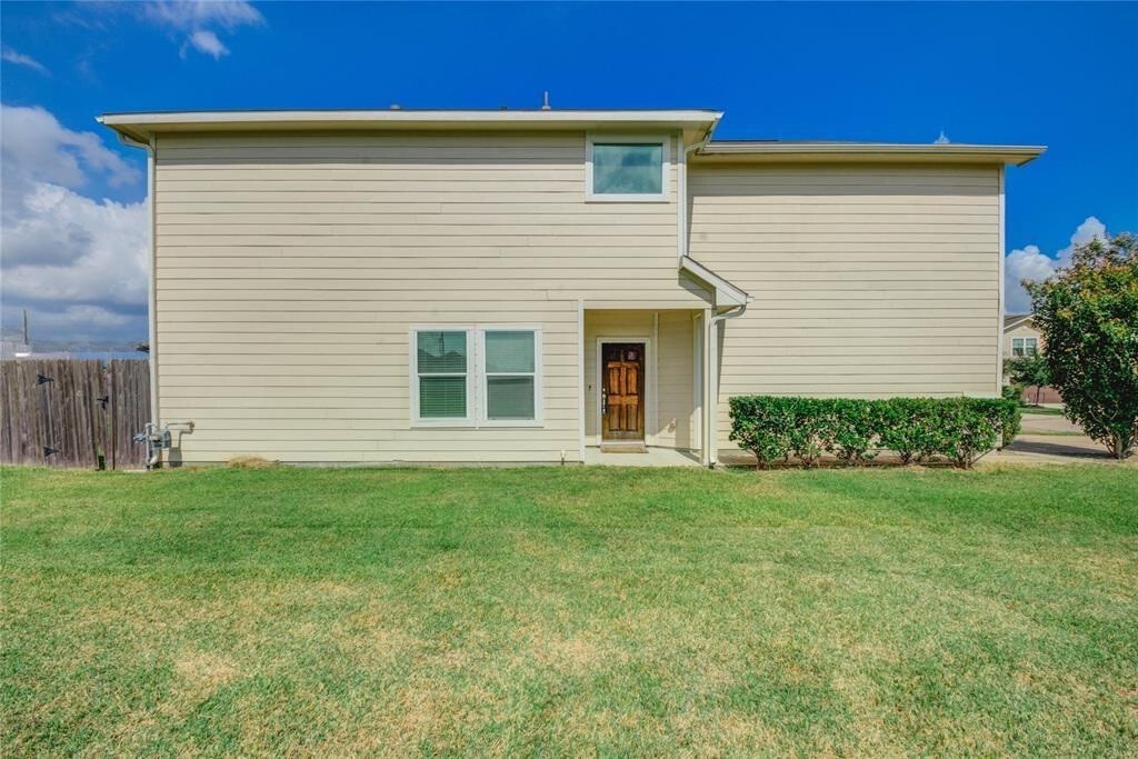 5136 Gable Lane Houston, TX 77066 - Photo 25 of 25 This green space sure makes for a great outdoor entertaining space and added privacy of no rear neighbors!