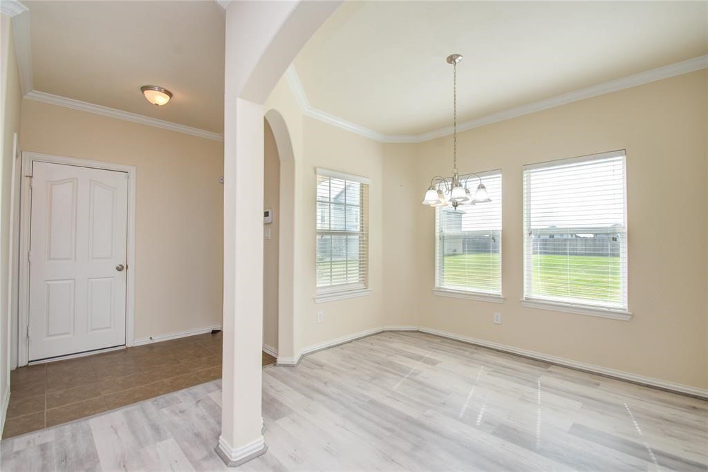5136 Gable Lane Houston, TX 77066 - Photo 3 of 25 Introducing 5136 Gable Lane