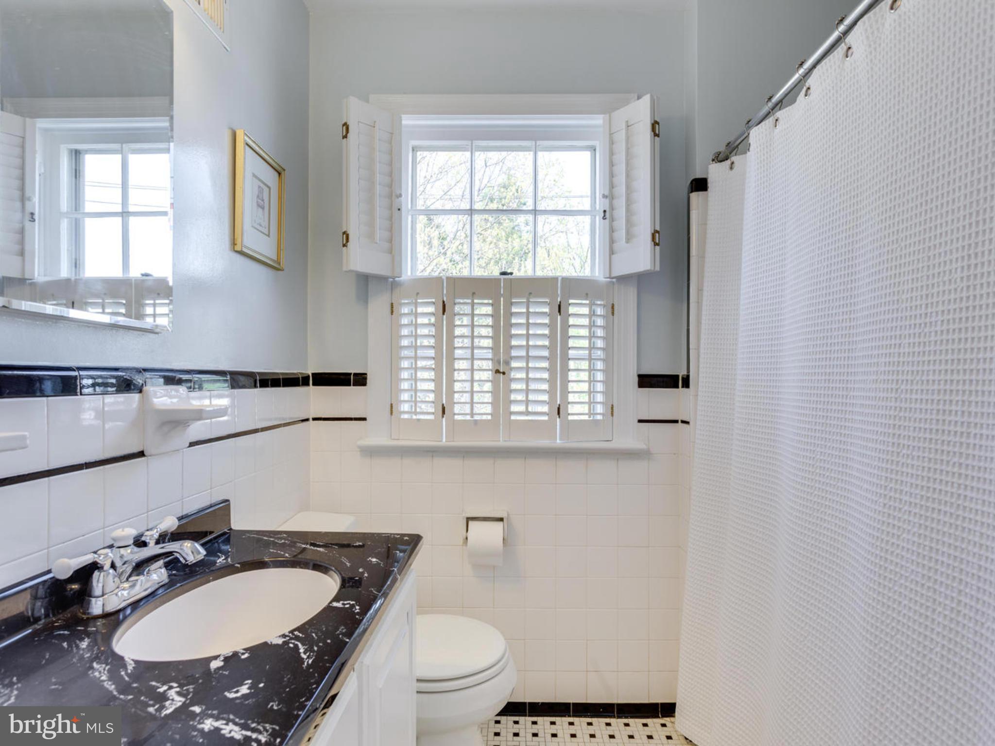 4907 44th Street Northwest Washington, DC 20016 - Photo 14 of 17 Bath