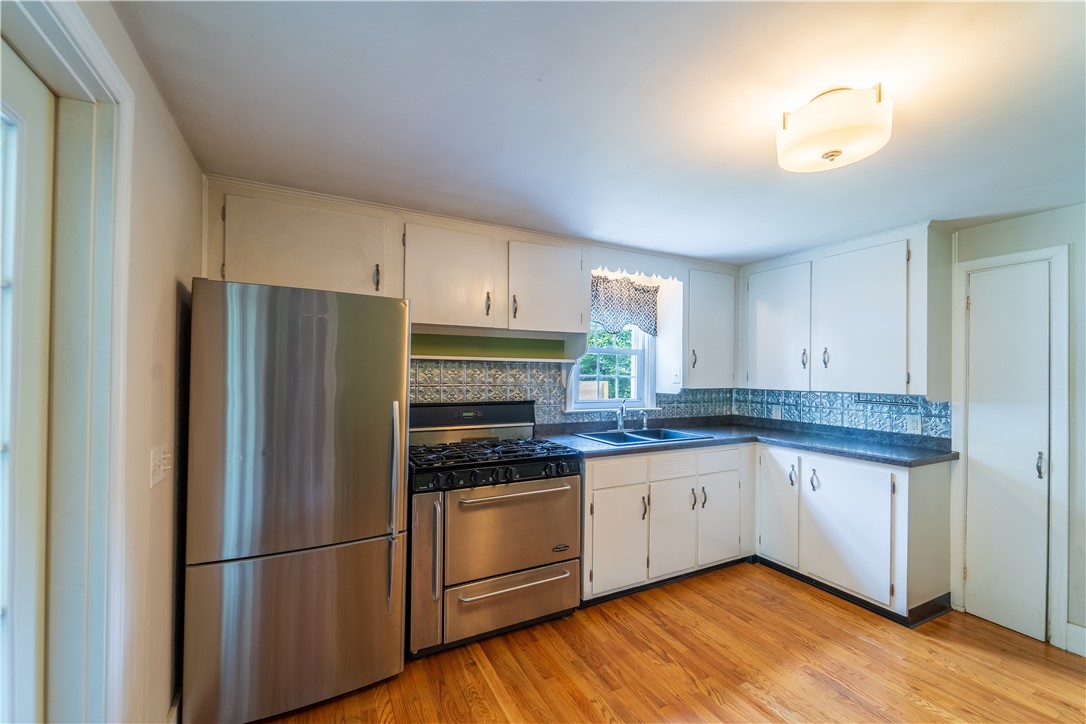 29 Pleasant View Road Warwick, RI 02888 - Photo 6 of 16 Gallery Image 6