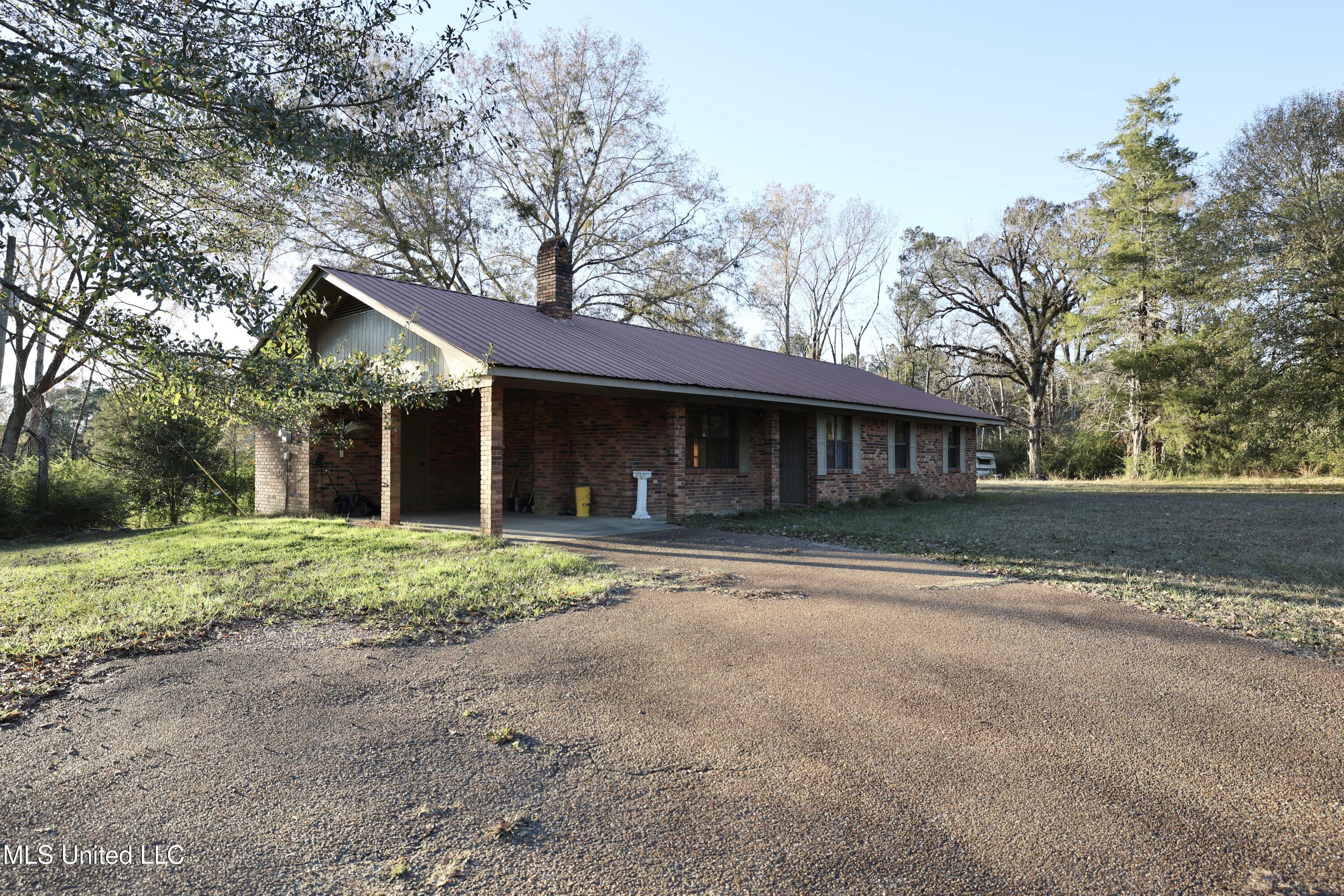 93 Pat Leake Road North Woodville, MS 39669 - Photo 2 of 20 FR6A5209