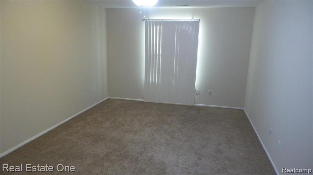 29535 Pine Ridge Circle, Unit 10 Farmington, MI 48331 - Photo 17 of 43