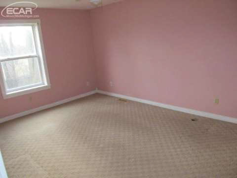 6494 Sheridan Road Flushing, MI 48433 - Photo 11 of 27 20426905-10.JPG