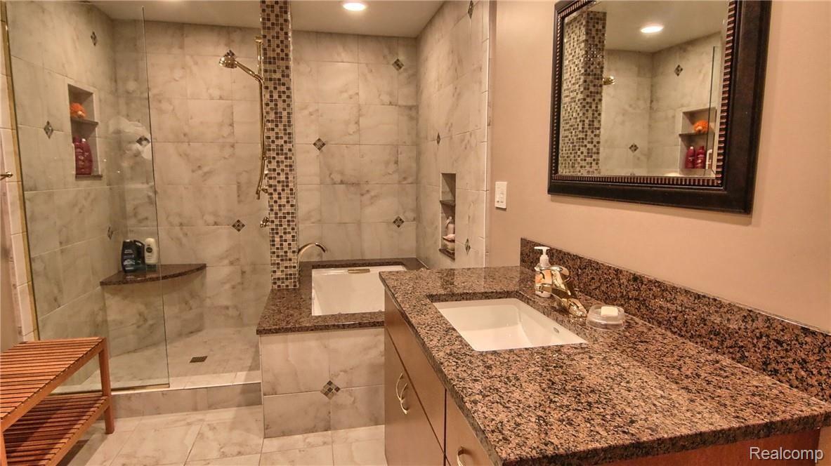 4653 Brightmore Road Bloomfield Hills, MI 48302 - Photo 16 of 30 0_16564300_1402079144.jpg