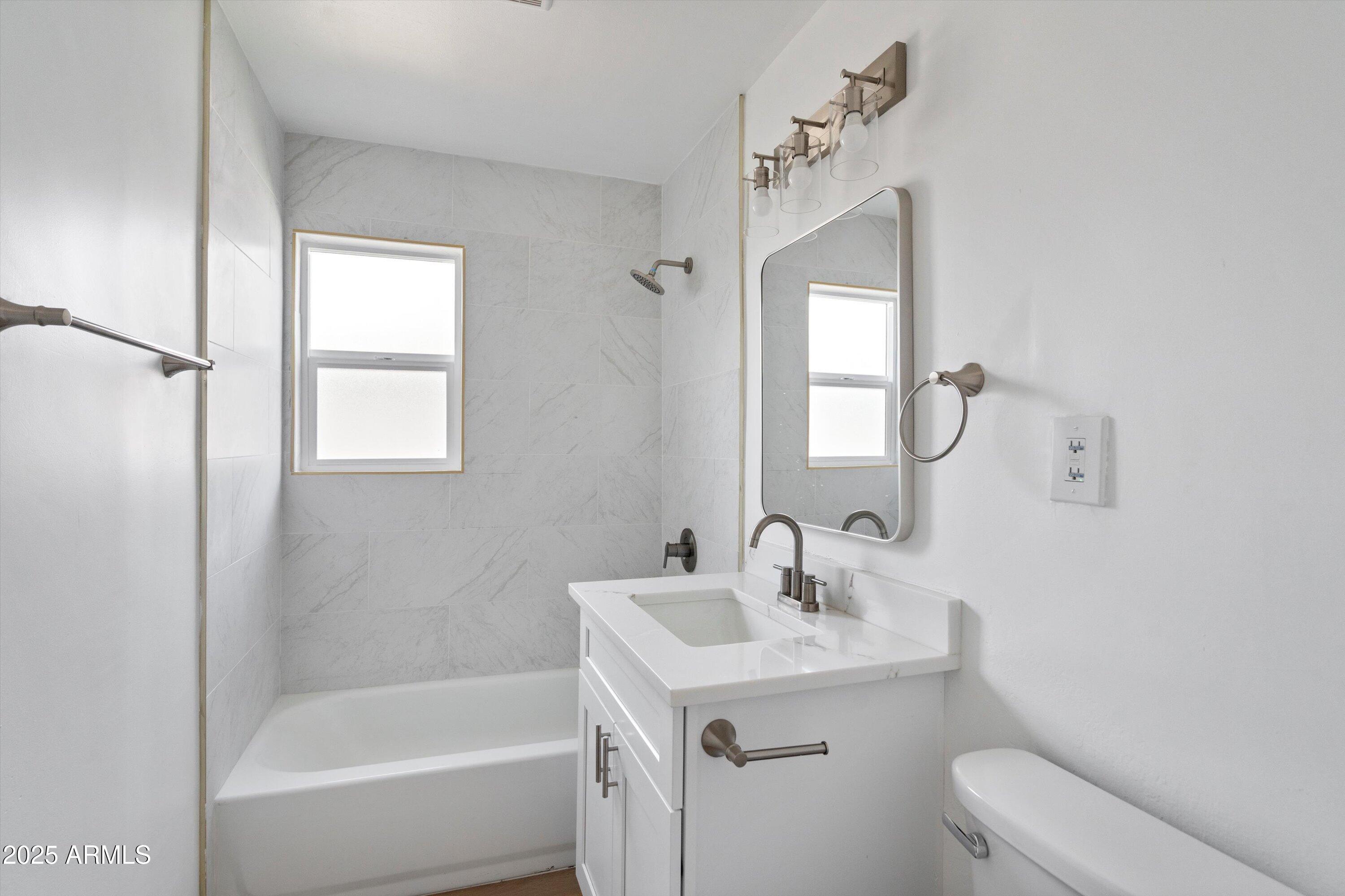 1702 West Indian School Road Phoenix, AZ 85015 - Photo 32 of 38 34-Bathroom 2