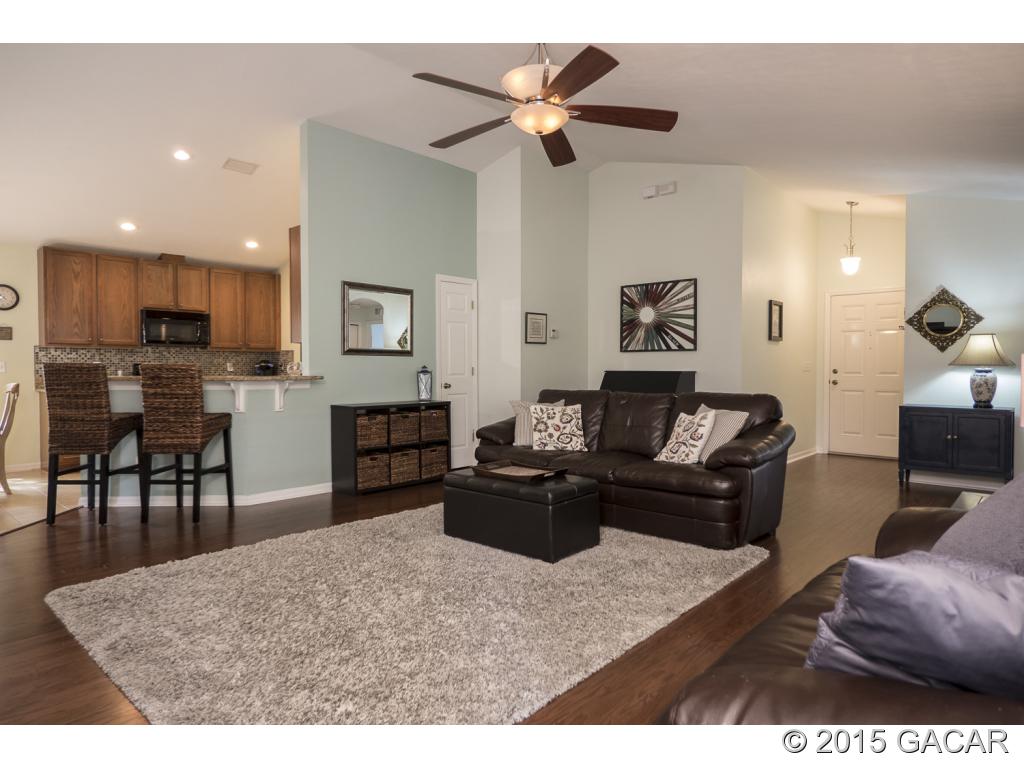 7491 Southwest 86th Way Gainesville, FL 32608 - Photo 3 of 23 Vaulted Ceiling in GR