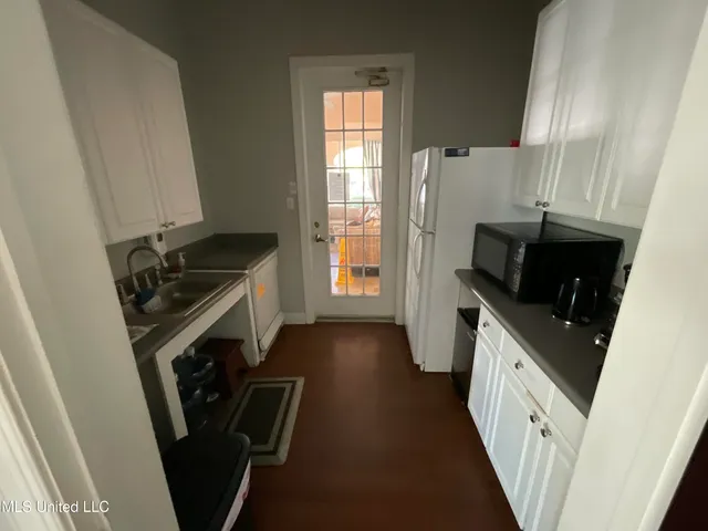 $299,000 | 2252 Beach Drive, Unit 406, Gulfport, MS 39507