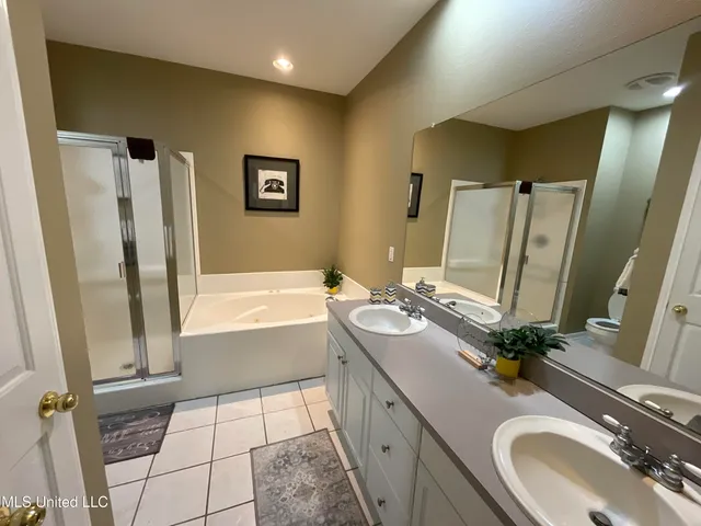 $299,000 | 2252 Beach Drive, Unit 406, Gulfport, MS 39507