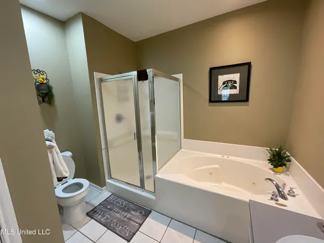 $299,000 | 2252 Beach Drive, Unit 406, Gulfport, MS 39507