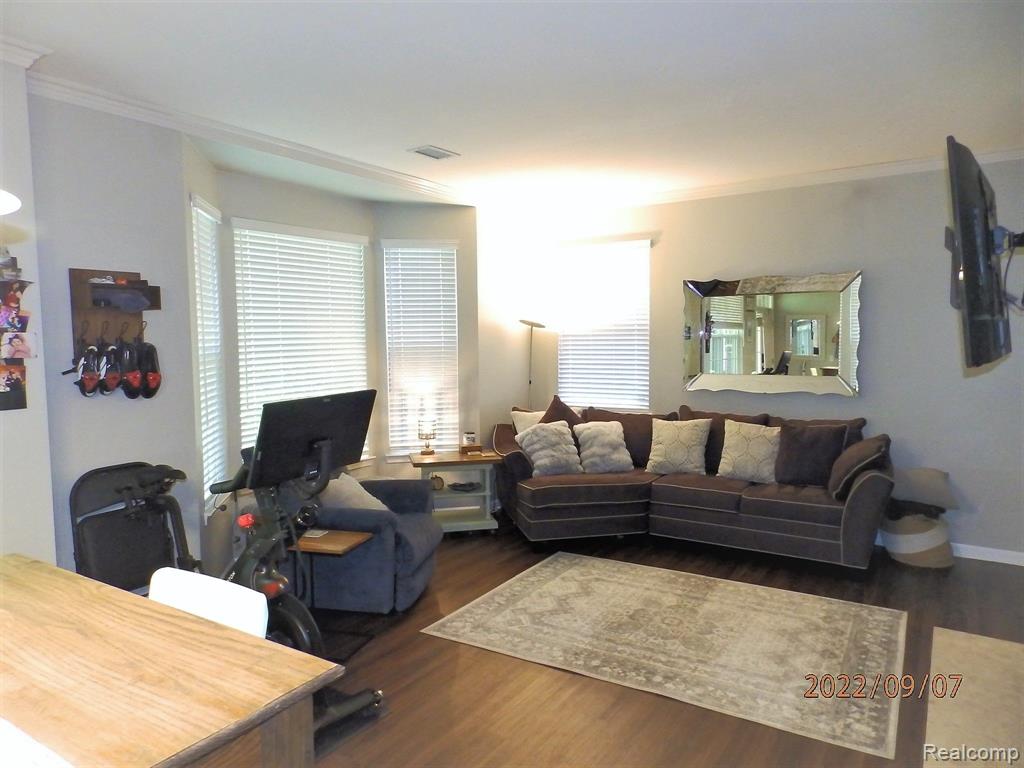 4017 Radcliff Drive Canton, MI 48188 - Photo 5 of 28