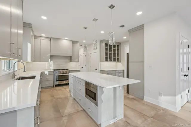 $8,995 | 400 Phillips Hill Road, New City, NY 10956