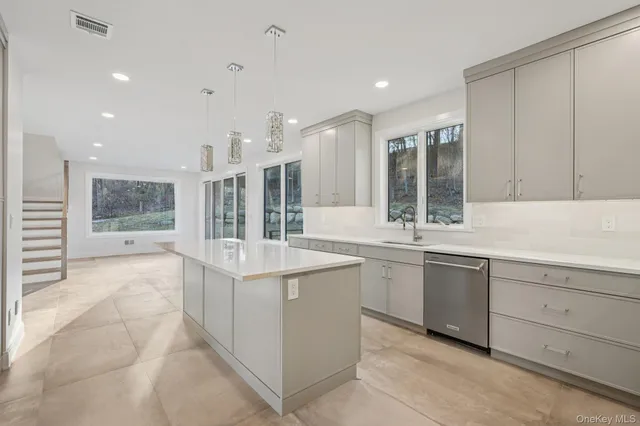 $8,995 | 400 Phillips Hill Road, New City, NY 10956