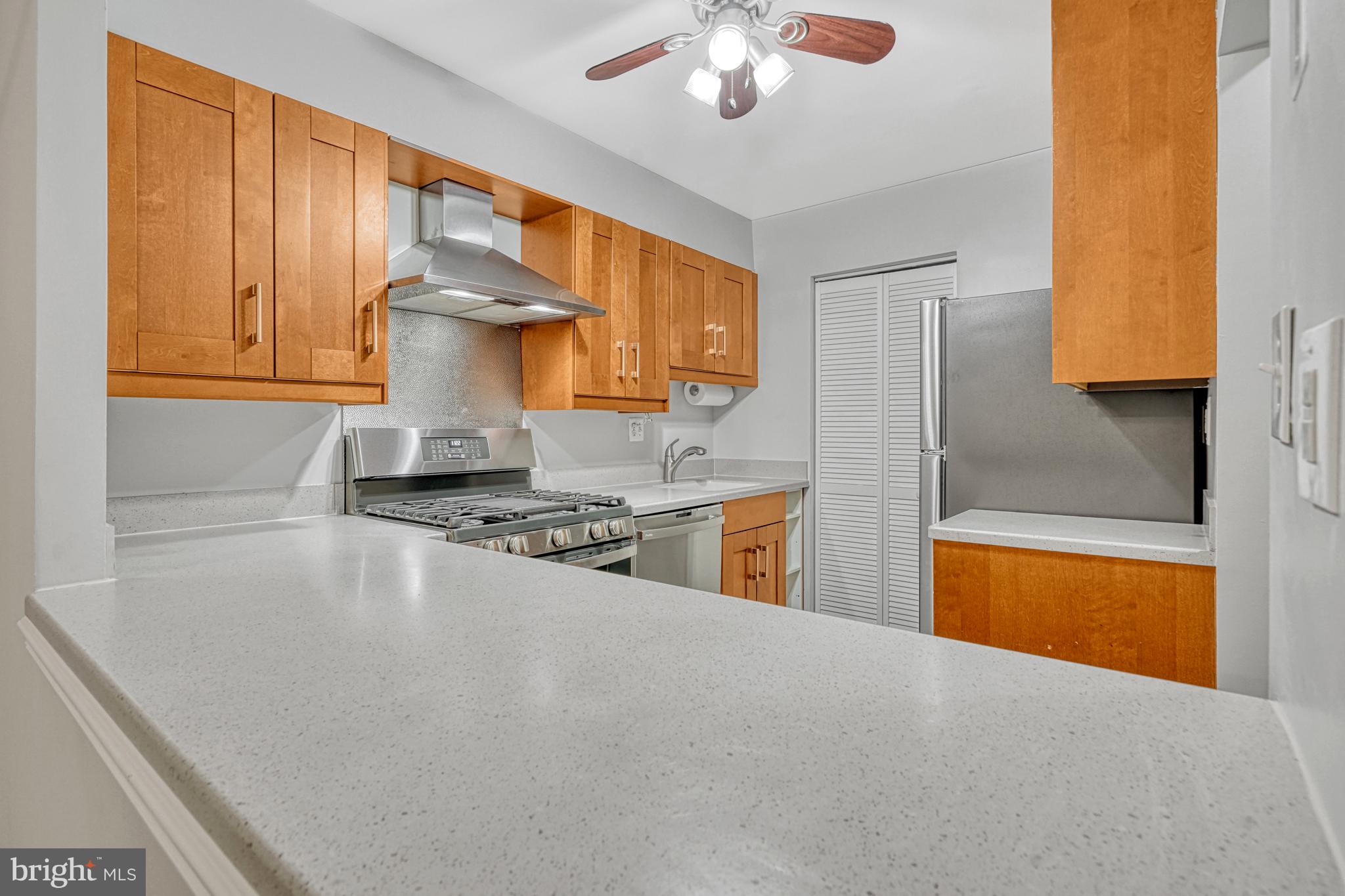 5815 Cove Landing Road, Unit 204 Burke, VA 22015 - Photo 12 of 39