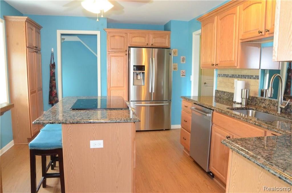 3820 South Canton Center Road Canton, MI 48188 - Photo 9 of 38