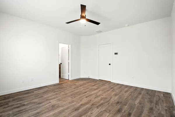 $2,186 | 1860 Dry Cherry Lane, Unit B, Dayton, TX 77535