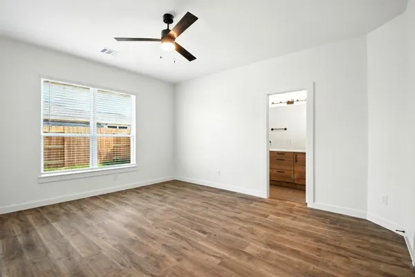 $2,186 | 1860 Dry Cherry Lane, Unit B, Dayton, TX 77535