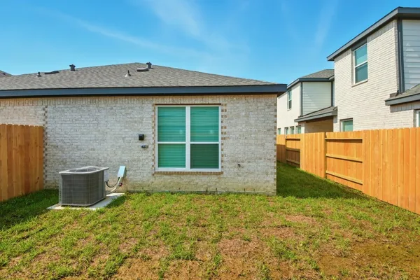 $2,186 | 1860 Dry Cherry Lane, Unit B, Dayton, TX 77535