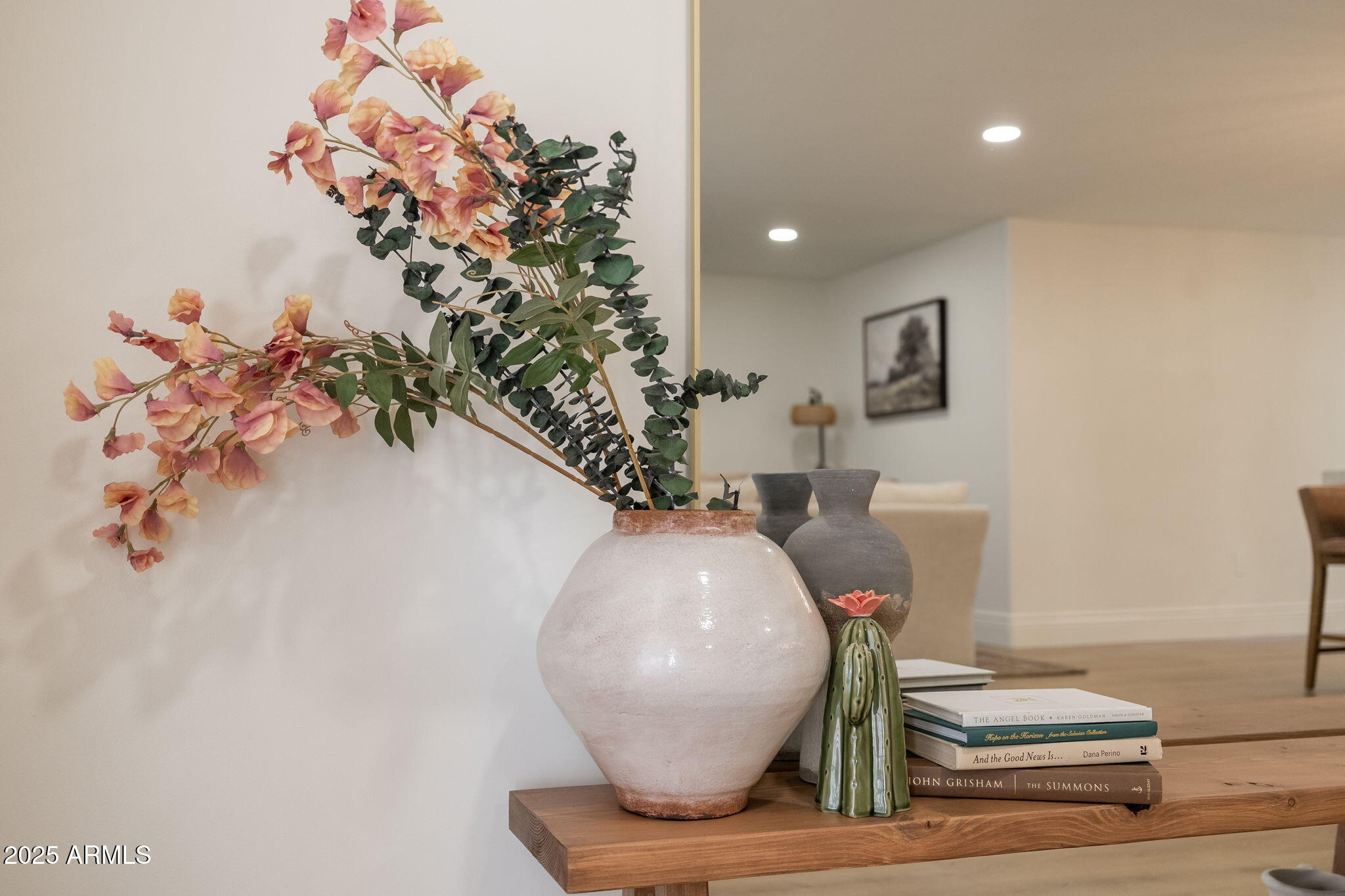 4030 East Fairmount Avenue Phoenix, AZ 85018 - Photo 23 of 23 a vase of flowers sitting on a table
