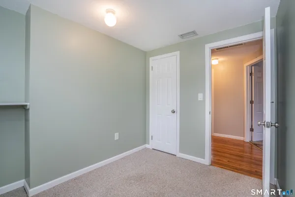 $389,900 | 700 Governors Highway, South Windsor, CT 06074