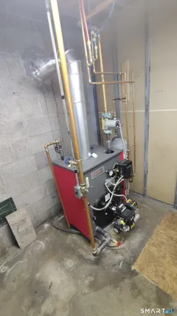 $389,900 | 700 Governors Highway, South Windsor, CT 06074