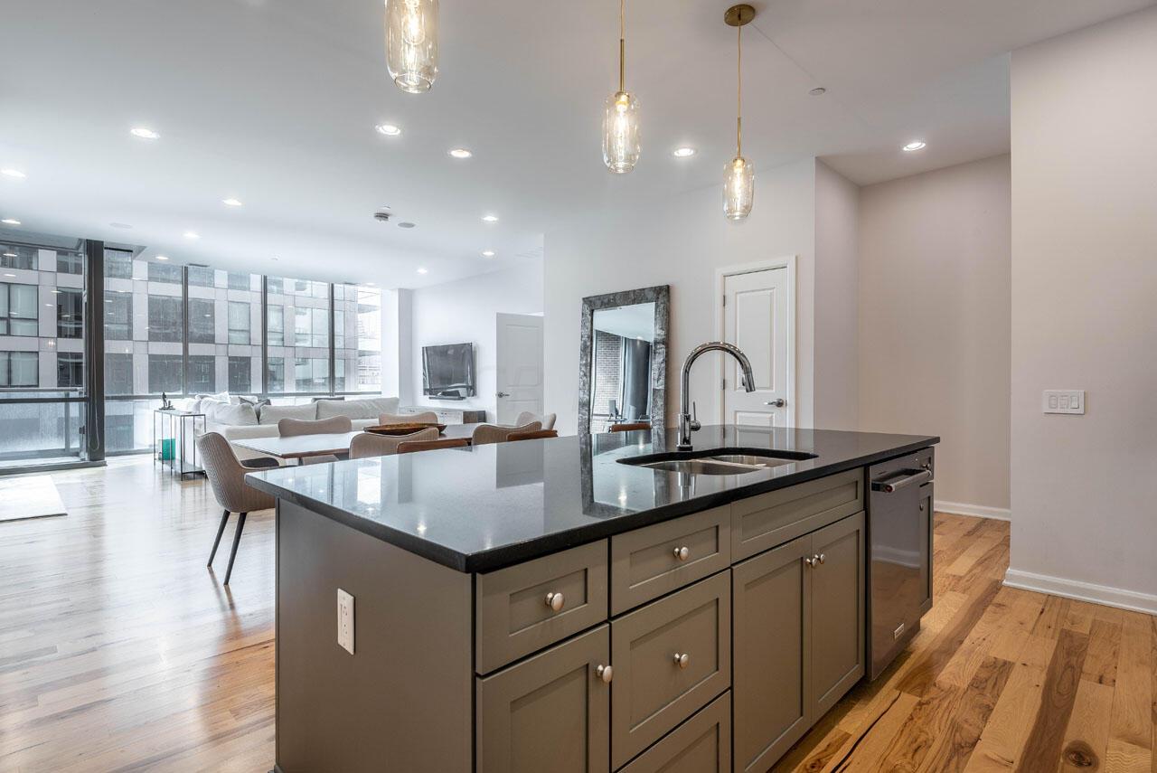 300 West Spring Street, Unit 501 Columbus, OH 43215 - Photo 5 of 19 Kitchen with Great Room/City View