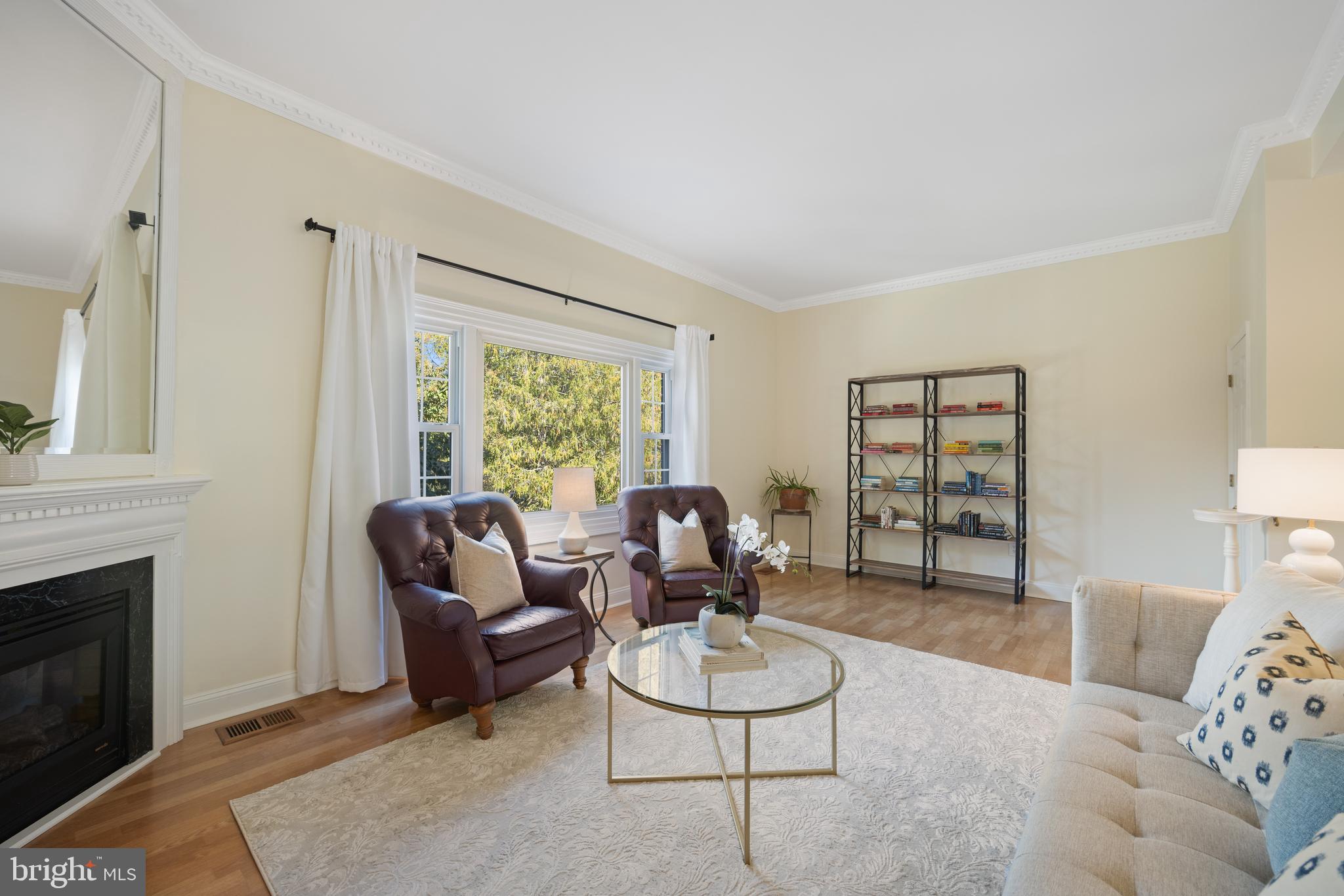 8522 Westover Court Springfield, VA 22152 - Photo 17 of 50 Living Room