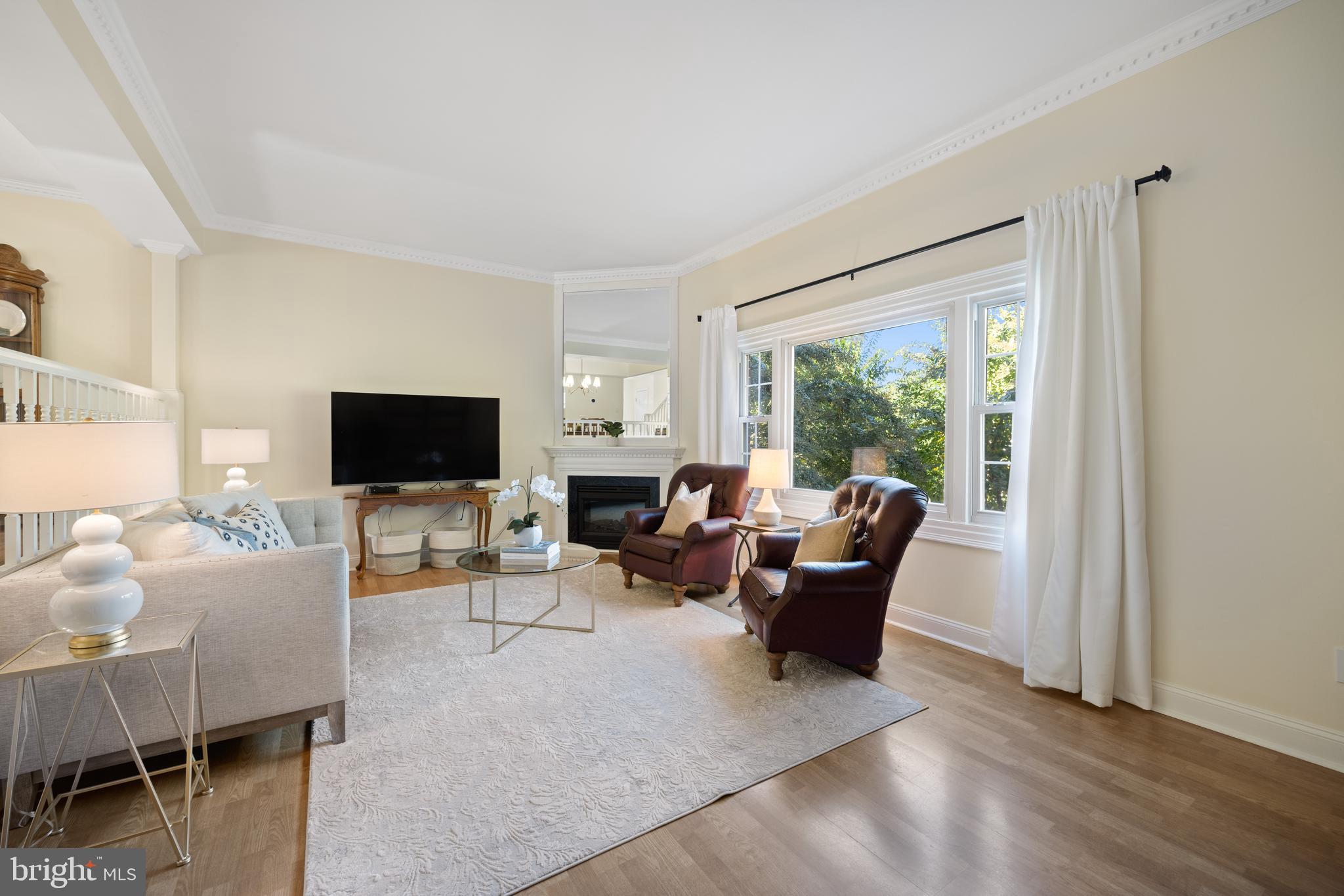 8522 Westover Court Springfield, VA 22152 - Photo 18 of 50 Living Room