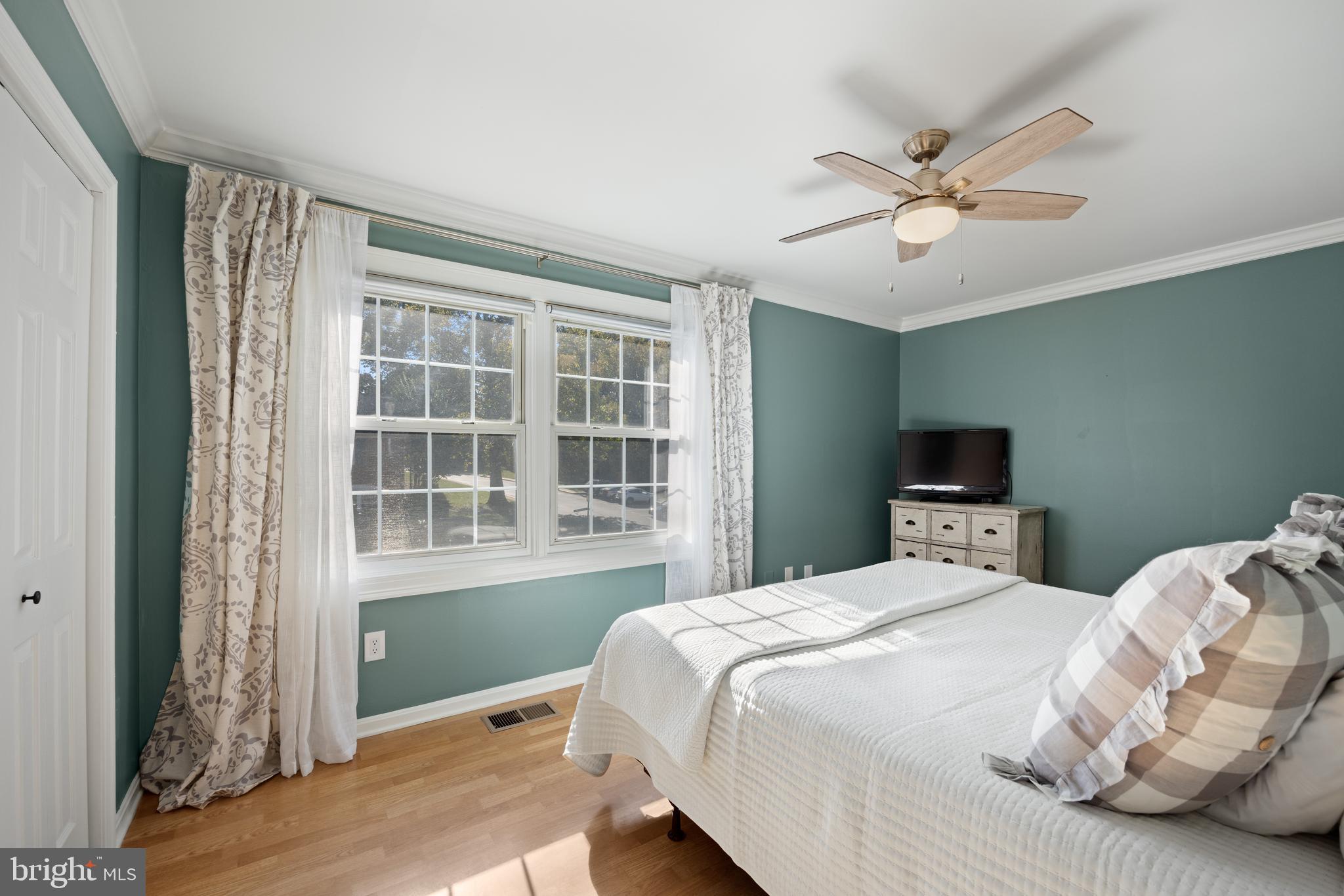 8522 Westover Court Springfield, VA 22152 - Photo 24 of 50 Primary Bedroom