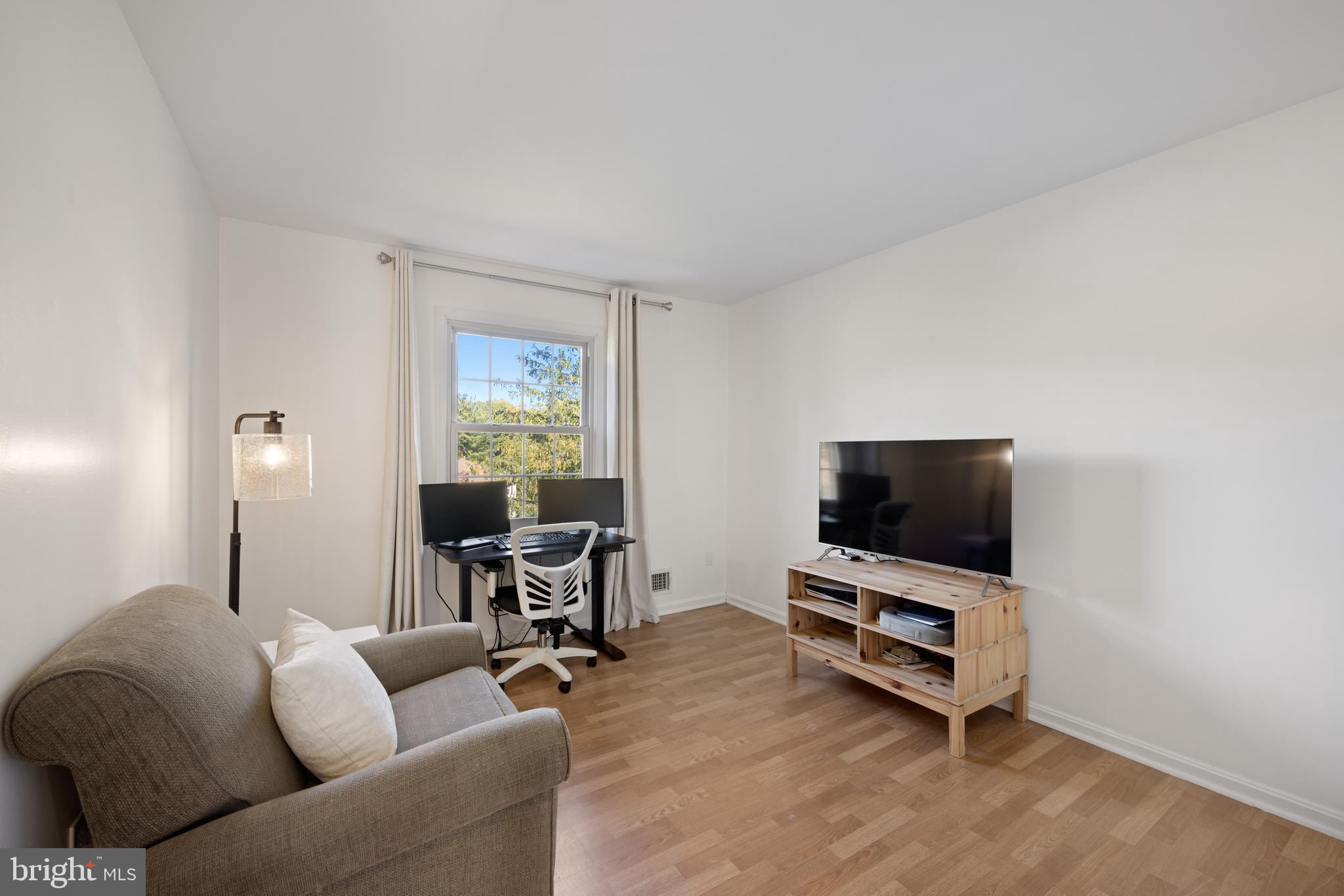 8522 Westover Court Springfield, VA 22152 - Photo 30 of 50 Bedroom 3