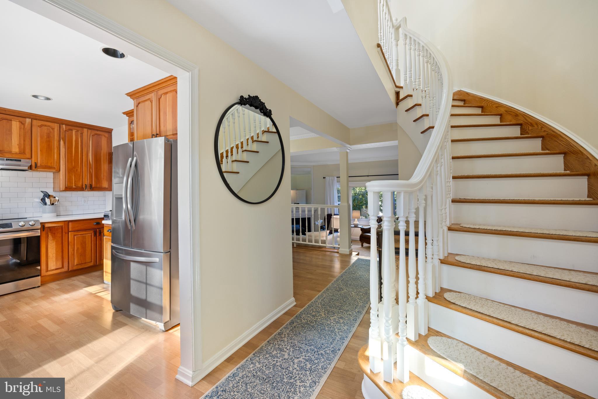 8522 Westover Court Springfield, VA 22152 - Photo 8 of 50 Welcome in!