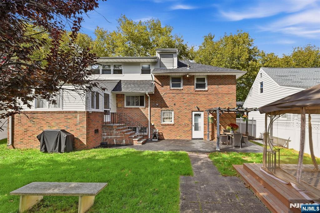 136 Van Buskirk Road Teaneck, NJ 07666 - Photo 47 of 49 Gallery Image 47