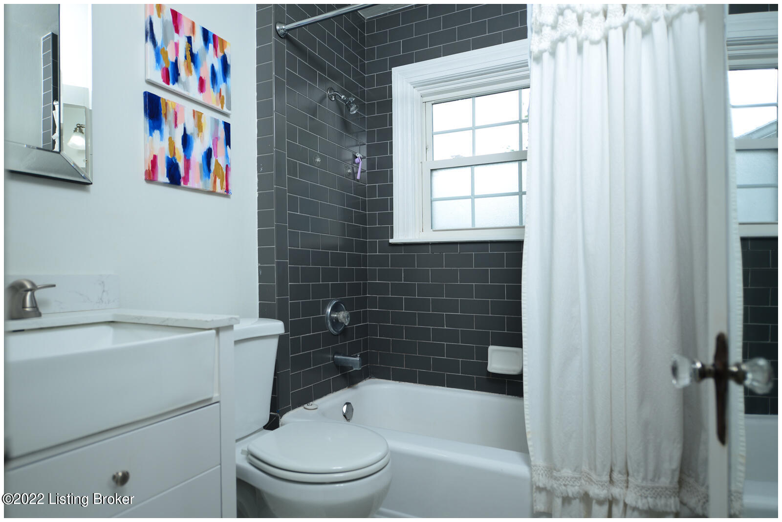 4012 Winchester Road Louisville, KY 40207 - Photo 9 of 13 Bath Room