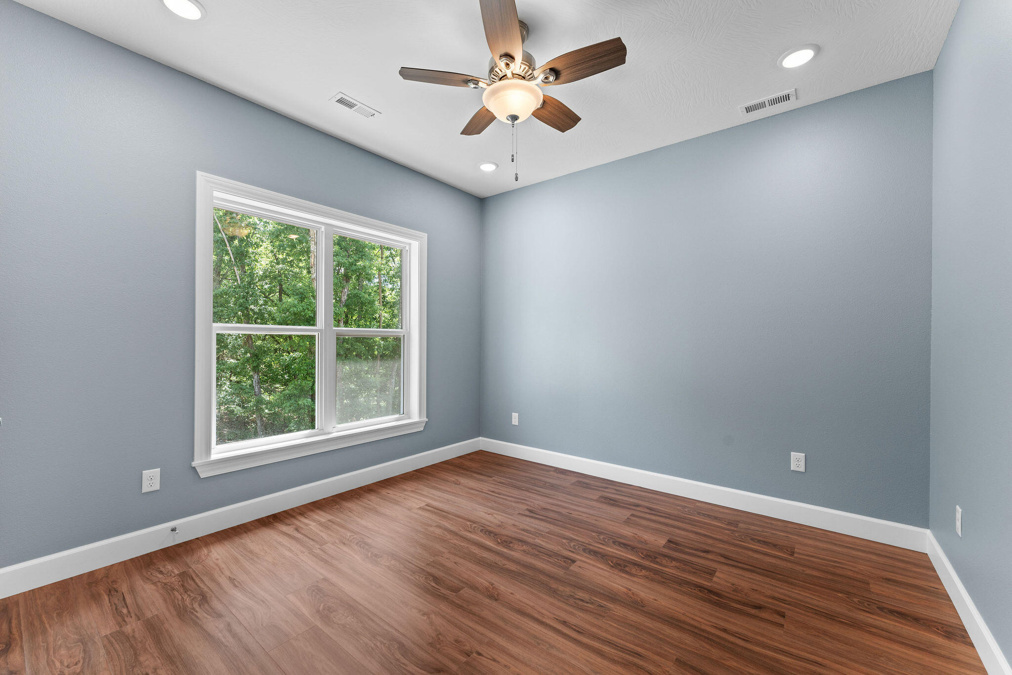 680 Highpoints Ridge Branson, MO 65616 - Photo 23 of 56 Bedroom Three