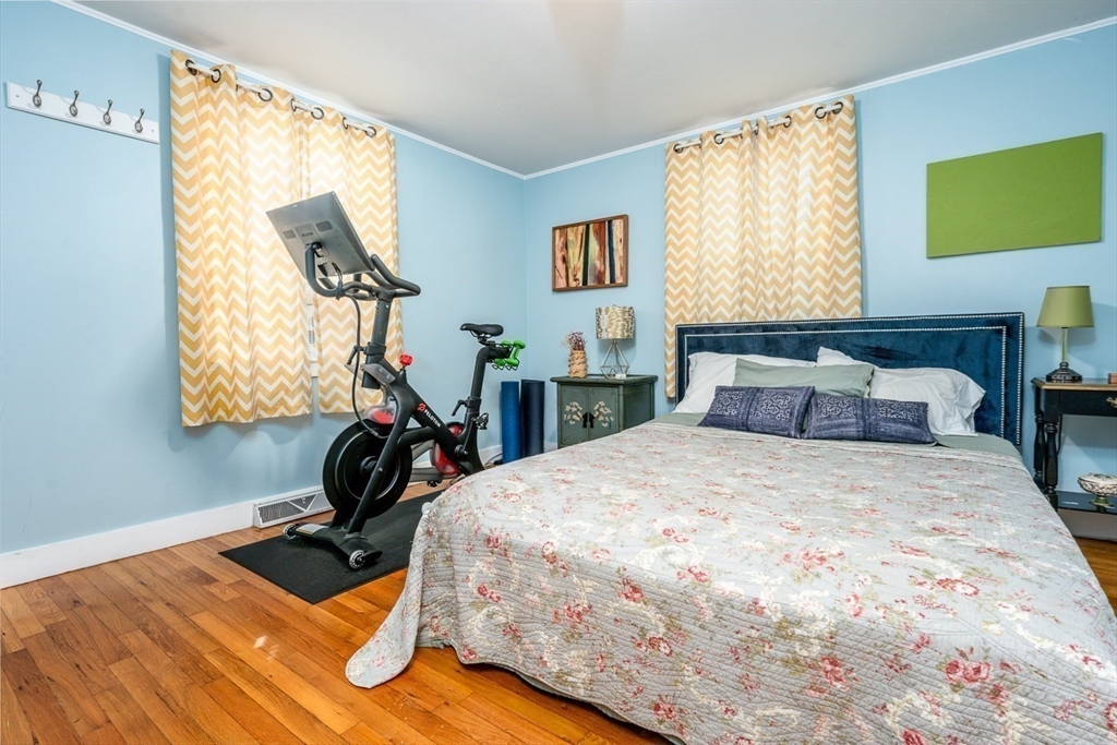80 Dunns Pond Road Hyannis, MA 02601 - Photo 17 of 38 Gallery Image 17