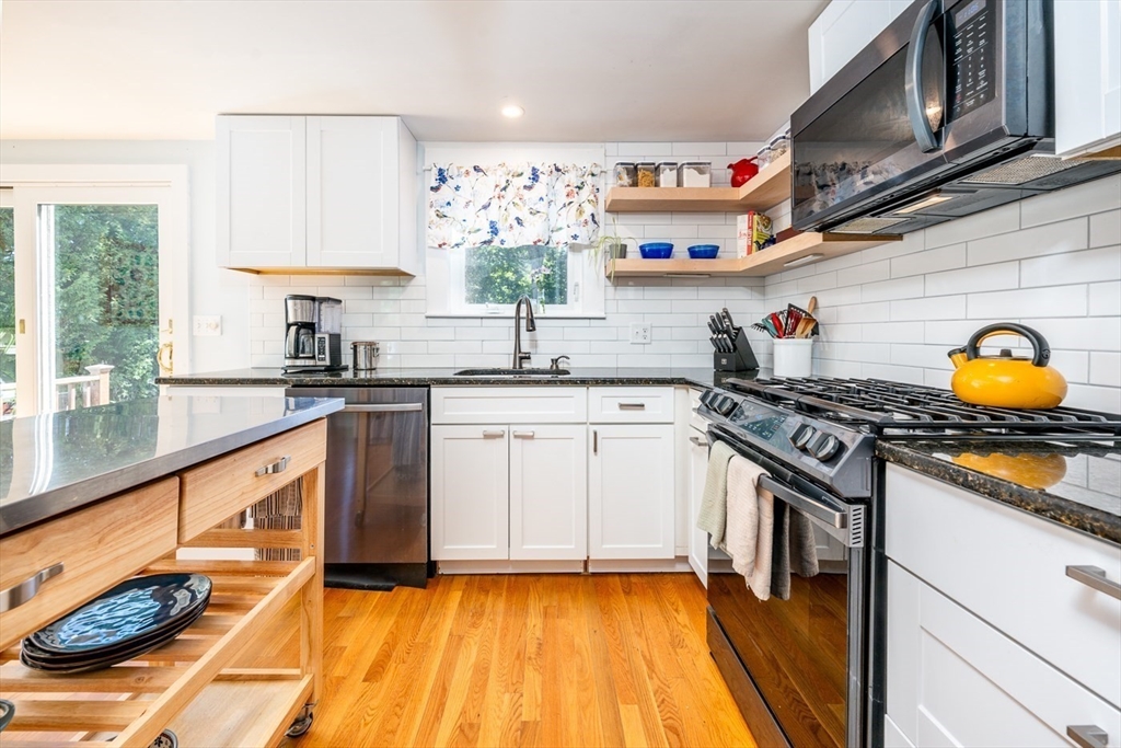 80 Dunns Pond Road Hyannis, MA 02601 - Photo 10 of 38 Gallery Image 10