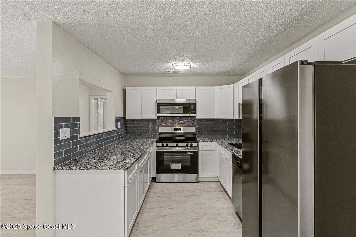 1104 Azalea Lane Cocoa, FL 32922 - Photo 8 of 31 37-1104-Azalea-223