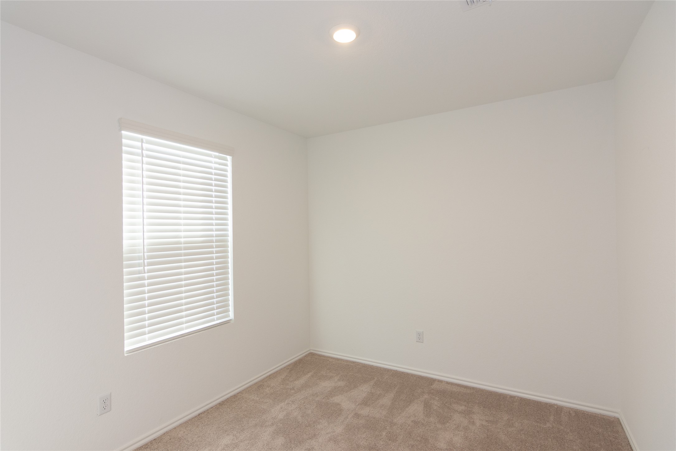 356 Marty Allen Loop Jarrell, TX 76537 - Photo 20 of 33 an empty room with a window