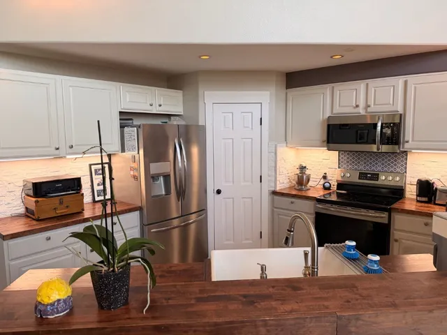 $2,900 | 2413 Crazyhorse Pass, Austin, TX 78734